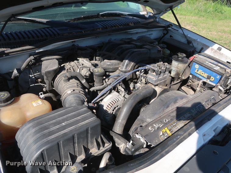 image for item GS9833 2004 Ford Explorer  SUV