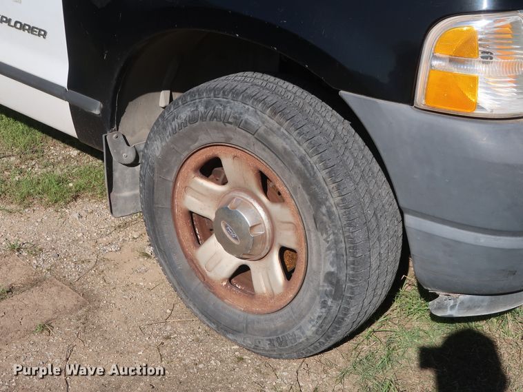 image for item GS9833 2004 Ford Explorer  SUV