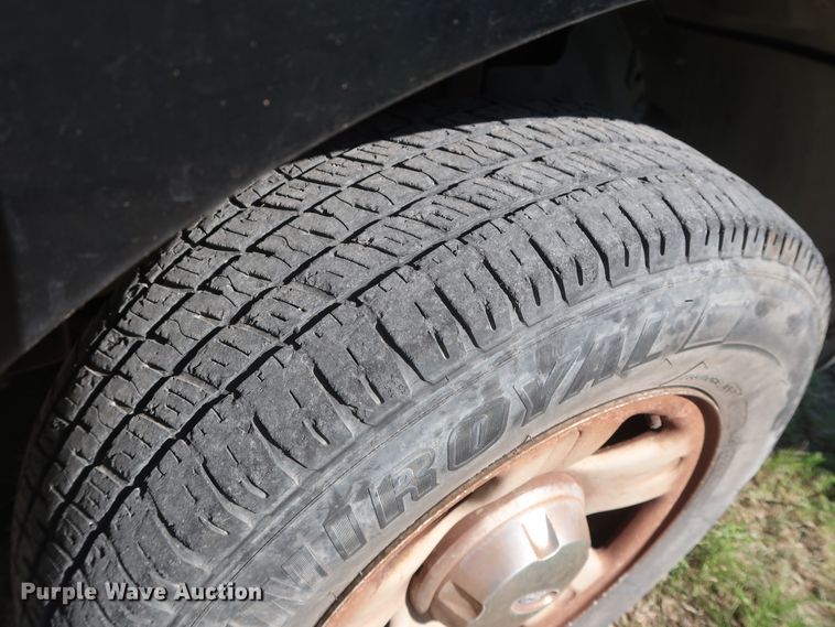 image for item GS9833 2004 Ford Explorer  SUV