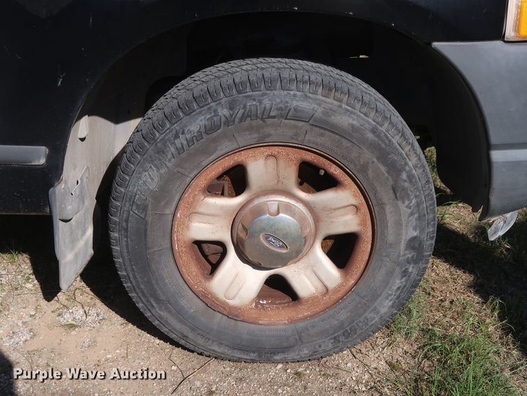 image for item GS9833 2004 Ford Explorer  SUV