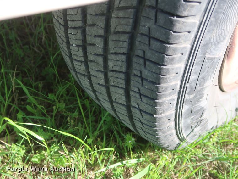 image for item GS9833 2004 Ford Explorer  SUV