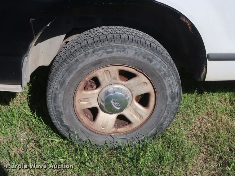 image for item GS9833 2004 Ford Explorer  SUV