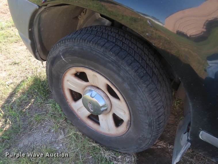 image for item GS9833 2004 Ford Explorer  SUV