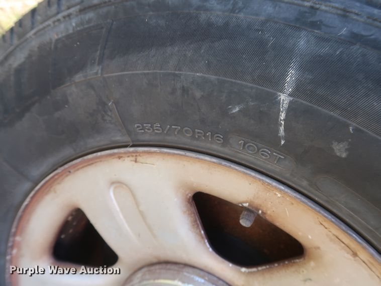 image for item GS9833 2004 Ford Explorer  SUV