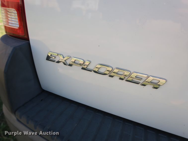image for item GS9833 2004 Ford Explorer  SUV