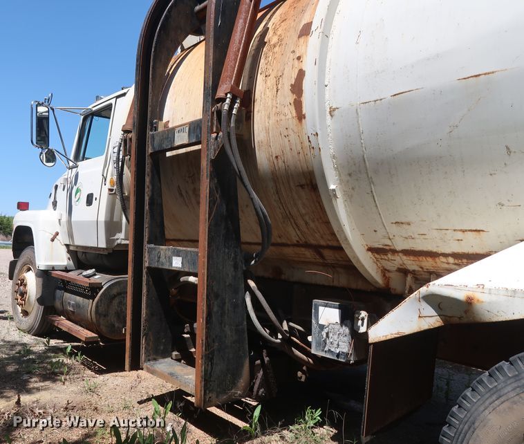 image for item GS9836 1996 Ford L8000 Impac refuse truck