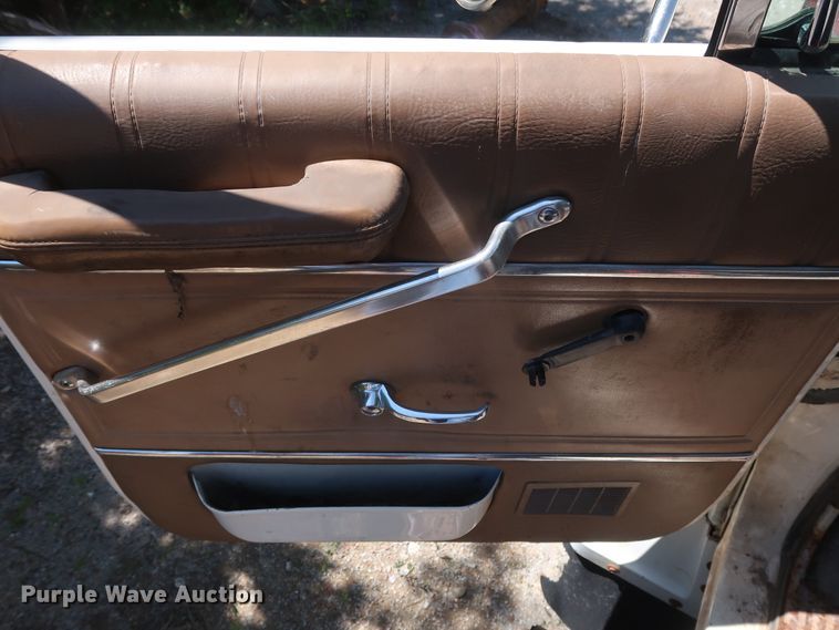 image for item GS9836 1996 Ford L8000 Impac refuse truck