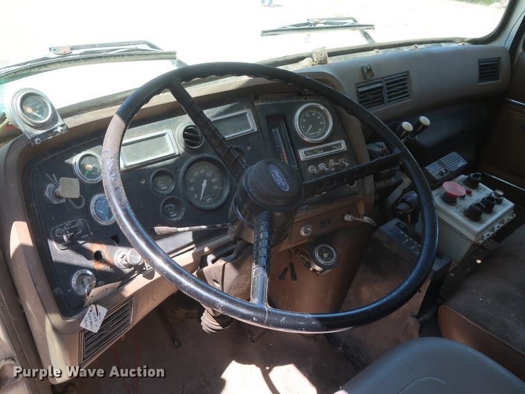 image for item GS9836 1996 Ford L8000 Impac refuse truck