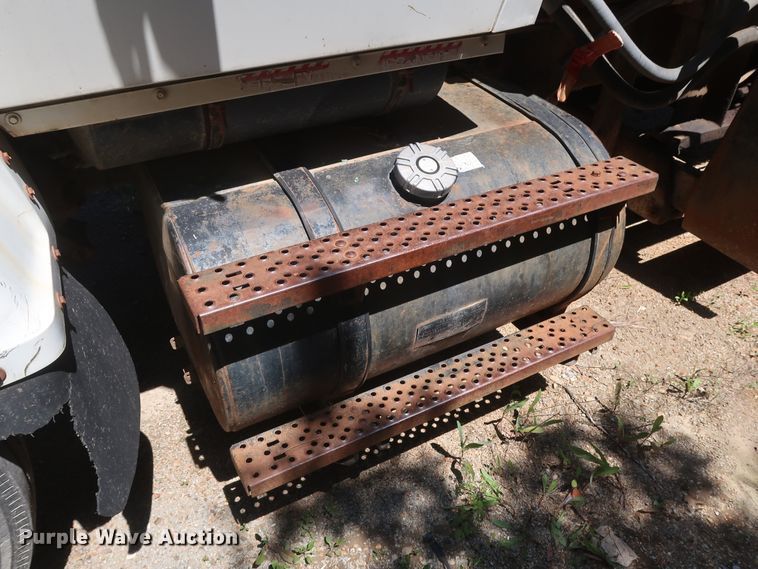 image for item GS9836 1996 Ford L8000 Impac refuse truck