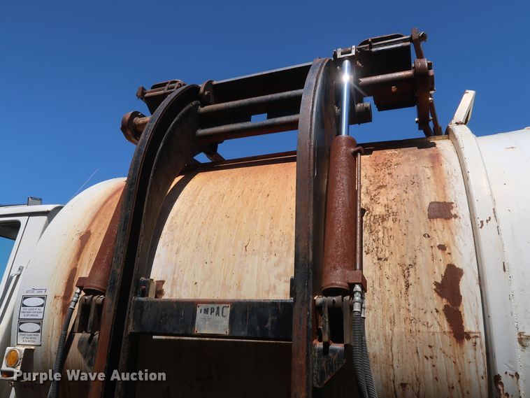 image for item GS9836 1996 Ford L8000 Impac refuse truck