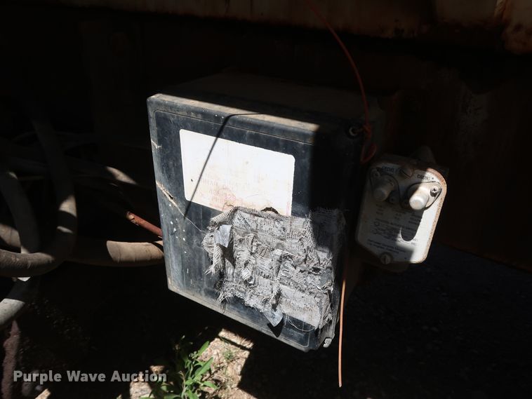 image for item GS9836 1996 Ford L8000 Impac refuse truck