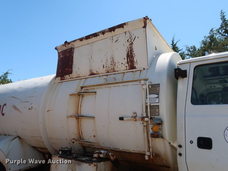 image for item GS9836 1996 Ford L8000 Impac refuse truck