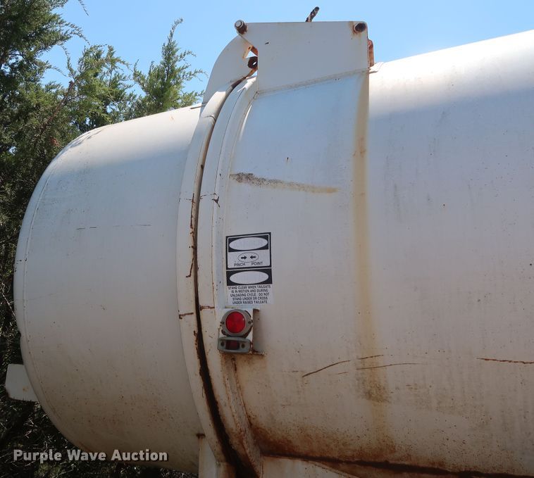 image for item GS9836 1996 Ford L8000 Impac refuse truck