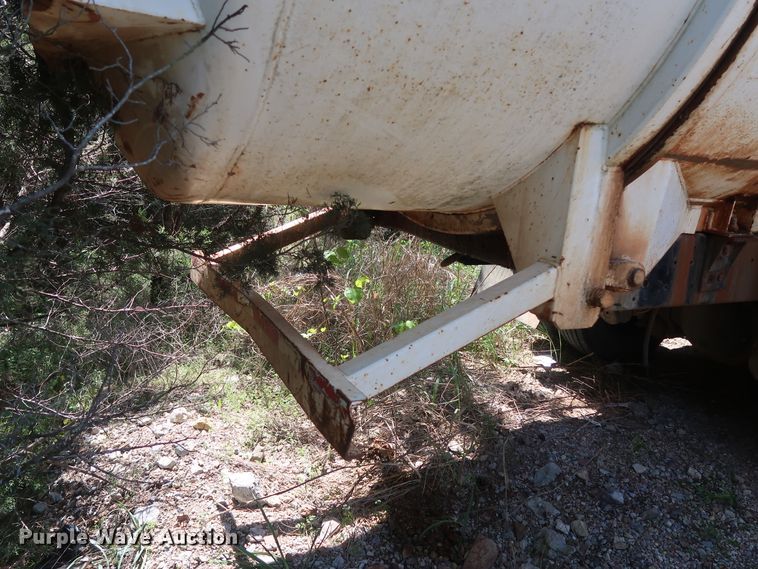 image for item GS9836 1996 Ford L8000 Impac refuse truck