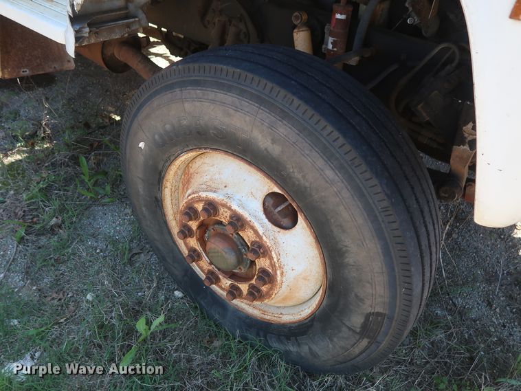 image for item GS9836 1996 Ford L8000 Impac refuse truck