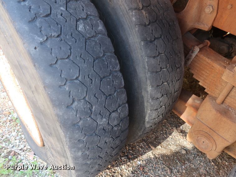 image for item GS9836 1996 Ford L8000 Impac refuse truck