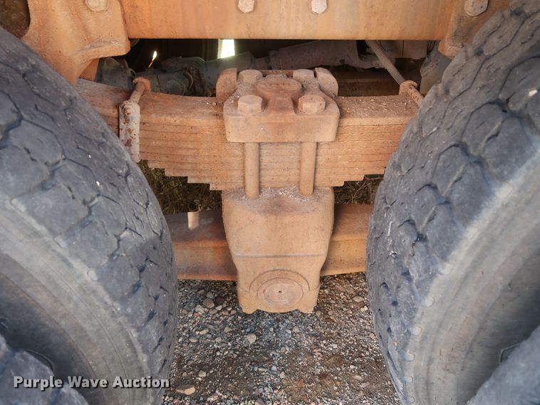 image for item GS9836 1996 Ford L8000 Impac refuse truck