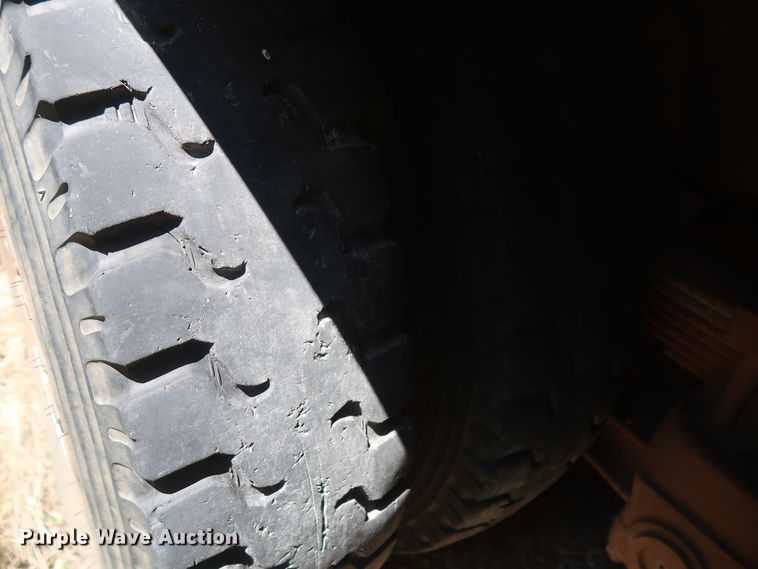 image for item GS9836 1996 Ford L8000 Impac refuse truck