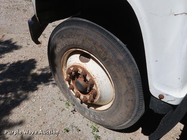 image for item GS9836 1996 Ford L8000 Impac refuse truck