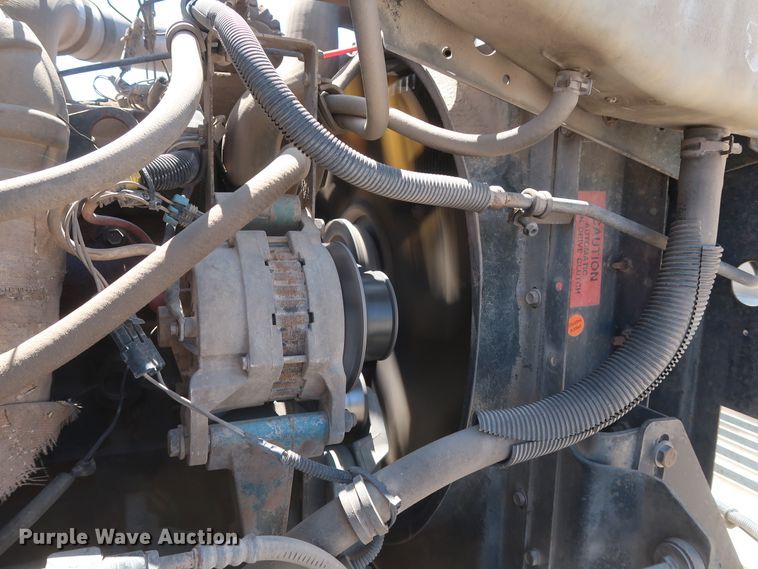 image for item GS9837 2001 International 4900 Impac refuse truck