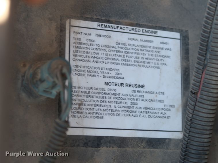 image for item GS9837 2001 International 4900 Impac refuse truck