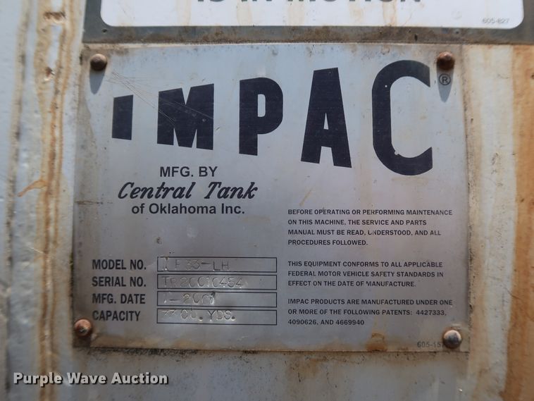 image for item GS9837 2001 International 4900 Impac refuse truck