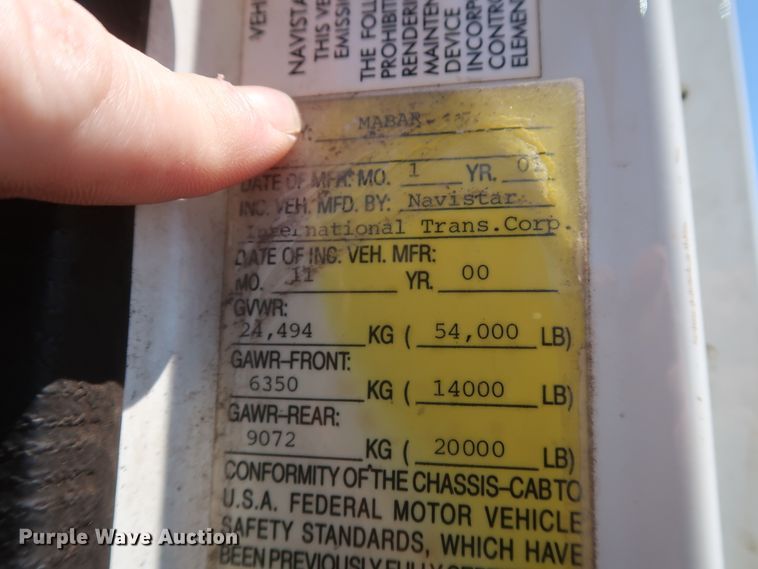 image for item GS9837 2001 International 4900 Impac refuse truck