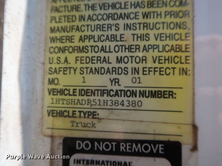 image for item GS9837 2001 International 4900 Impac refuse truck