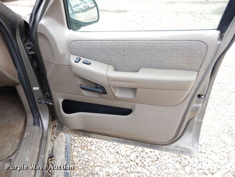 image for item GT9725 2003 Ford Explorer  SUV