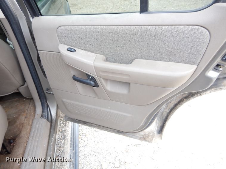 image for item GT9725 2003 Ford Explorer  SUV