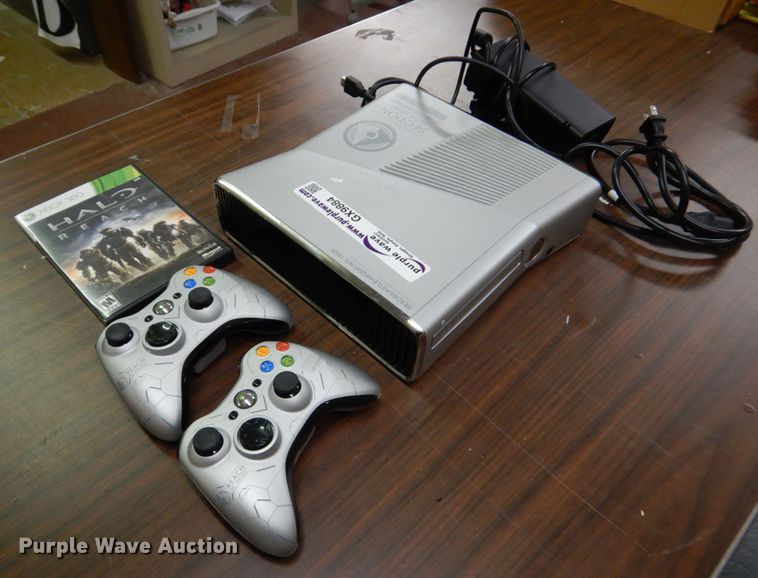 image for item GX9884 XBox 360 Halo Reach Edition console