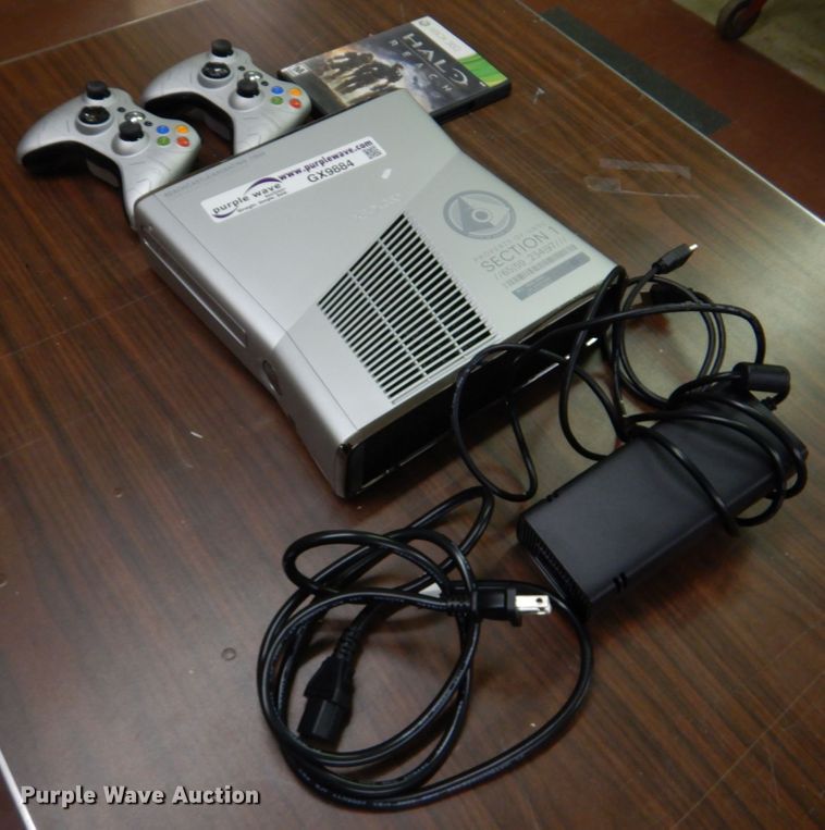 image for item GX9884 XBox 360 Halo Reach Edition console