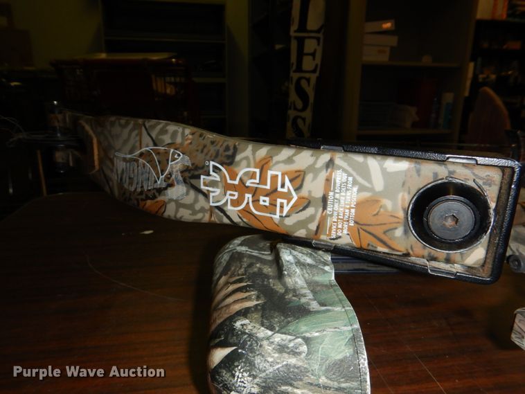 image for item GX9885 PSE Stringray compound bow