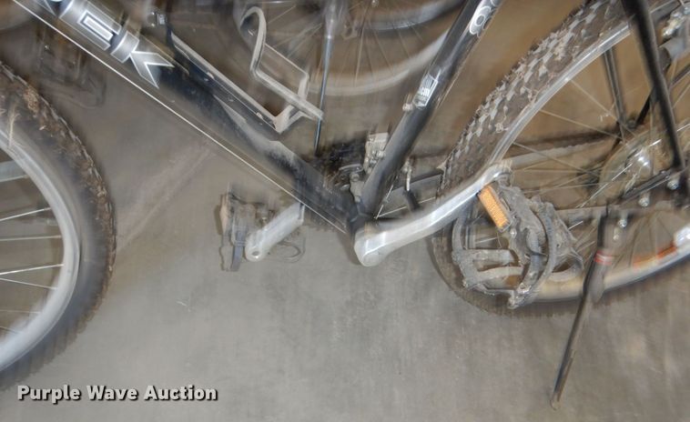 image for item GX9889 (4) Trek Mountain Track 800 police bicycles