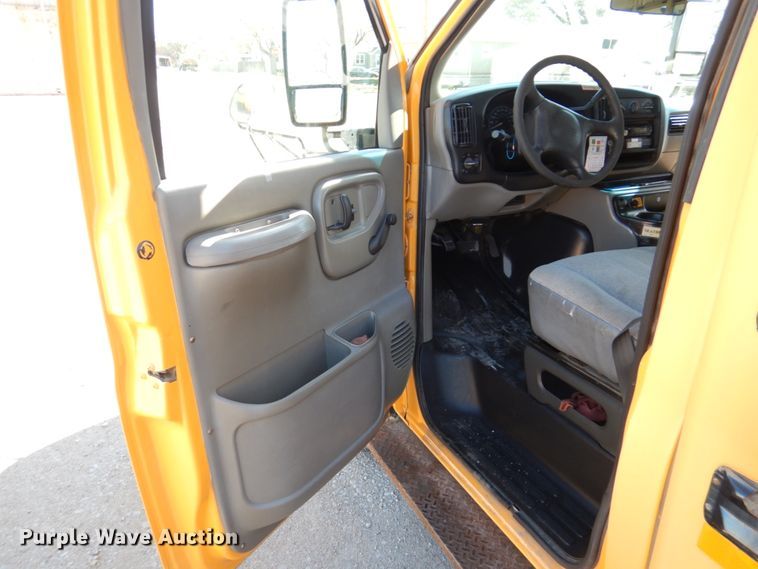 image for item GX9894 2001 GMC Savana G3500 Collins school bus