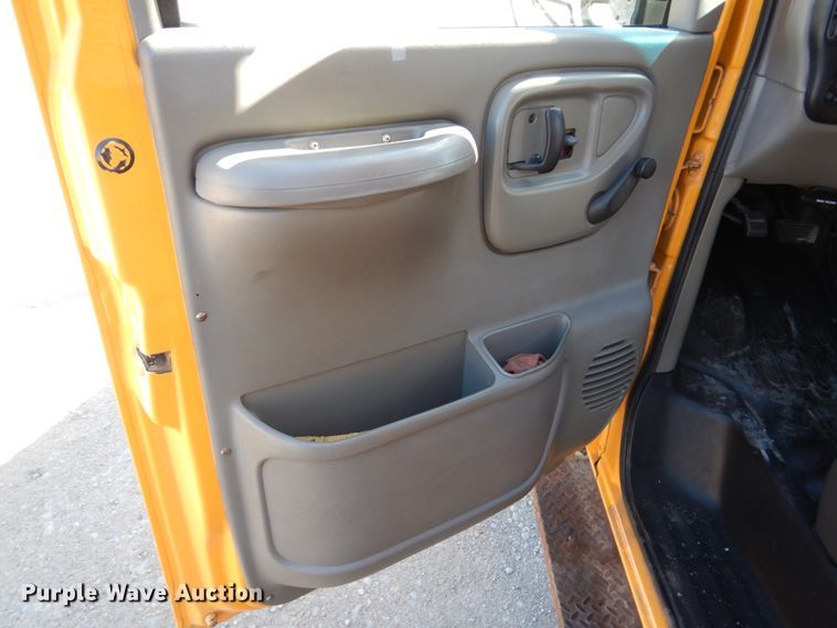 image for item GX9894 2001 GMC Savana G3500 Collins school bus