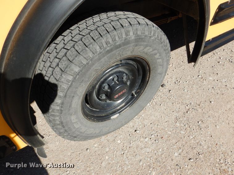 image for item GX9894 2001 GMC Savana G3500 Collins school bus