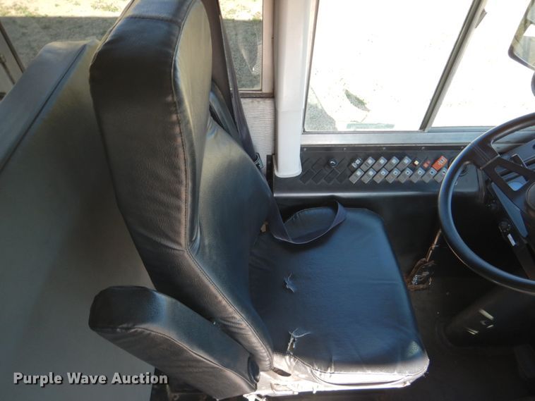 image for item GX9897 2004 Thomas Saf-T-Liner MVP EF school bus