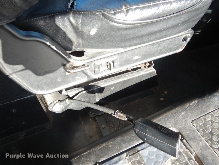 image for item GX9897 2004 Thomas Saf-T-Liner MVP EF school bus