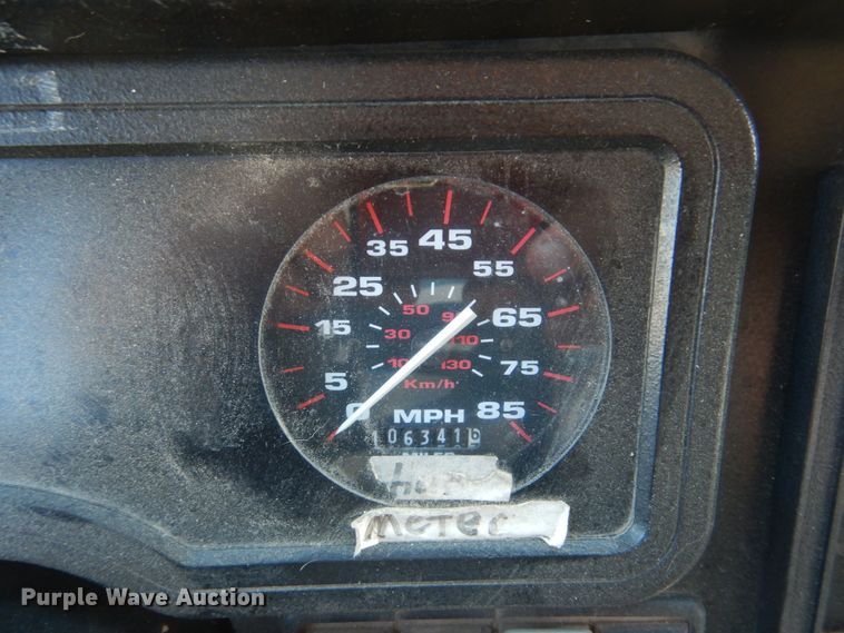 image for item GX9897 2004 Thomas Saf-T-Liner MVP EF school bus