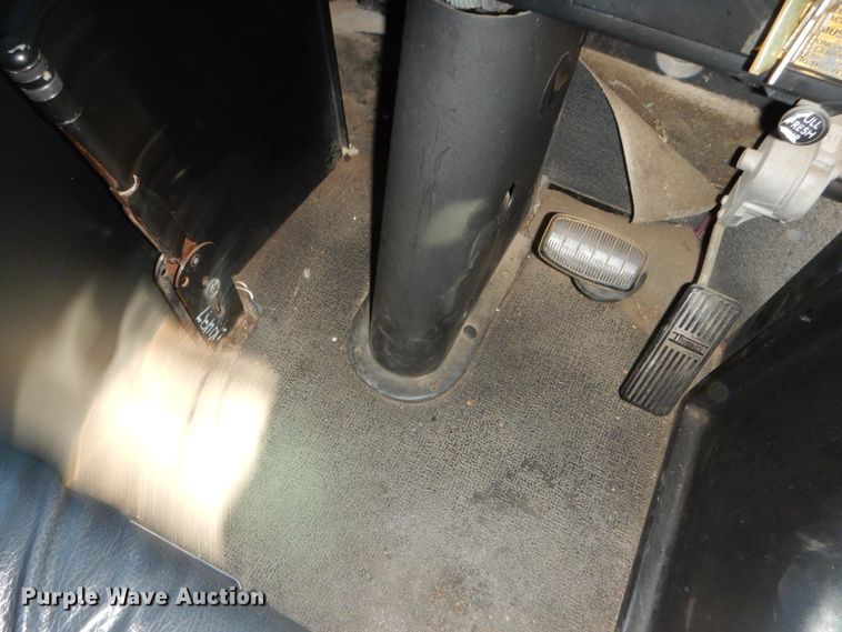 image for item GX9897 2004 Thomas Saf-T-Liner MVP EF school bus