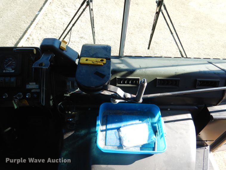 image for item GX9897 2004 Thomas Saf-T-Liner MVP EF school bus