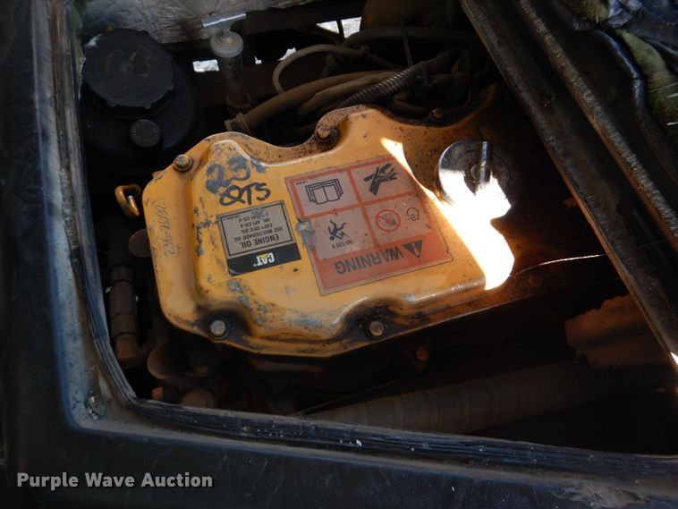 image for item GX9897 2004 Thomas Saf-T-Liner MVP EF school bus