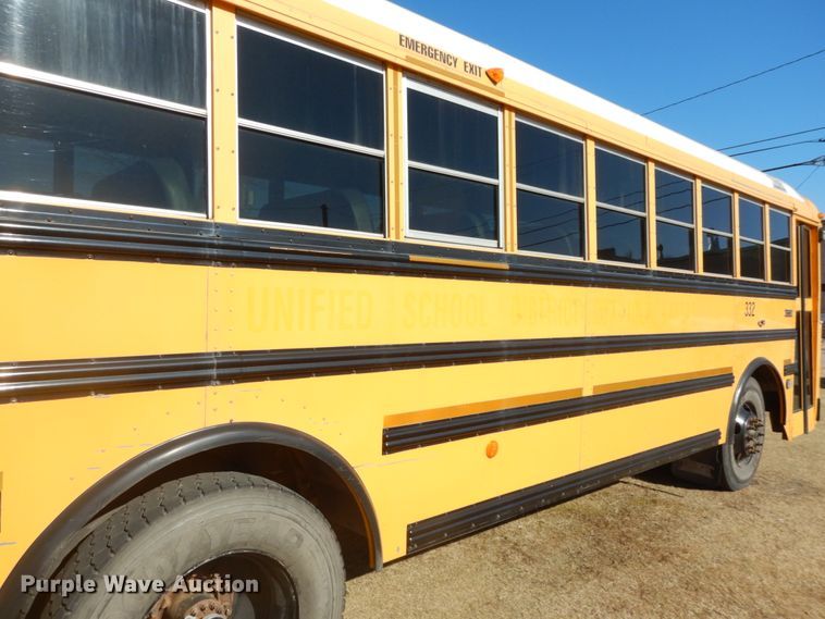 image for item GX9897 2004 Thomas Saf-T-Liner MVP EF school bus