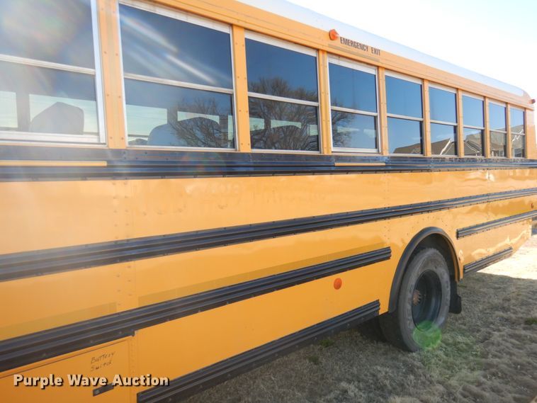 image for item GX9897 2004 Thomas Saf-T-Liner MVP EF school bus