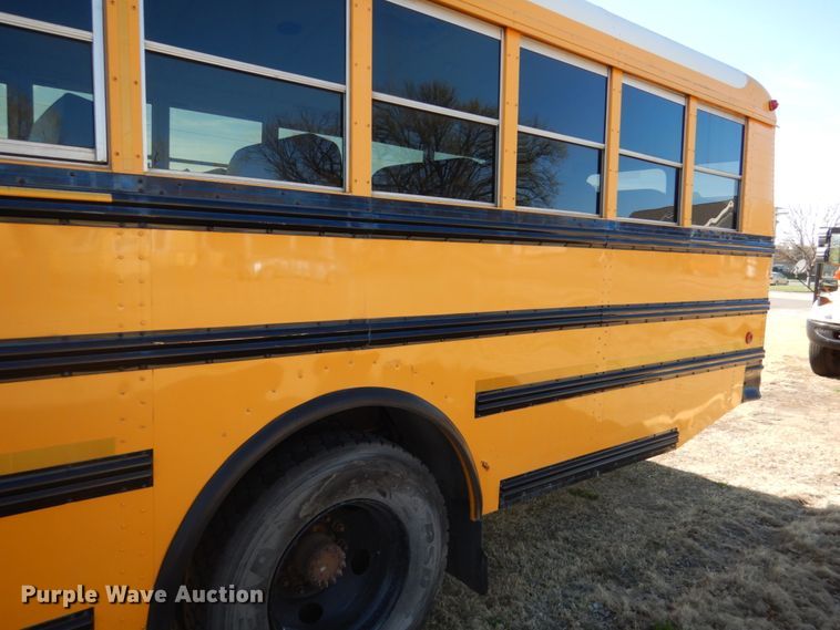 image for item GX9897 2004 Thomas Saf-T-Liner MVP EF school bus