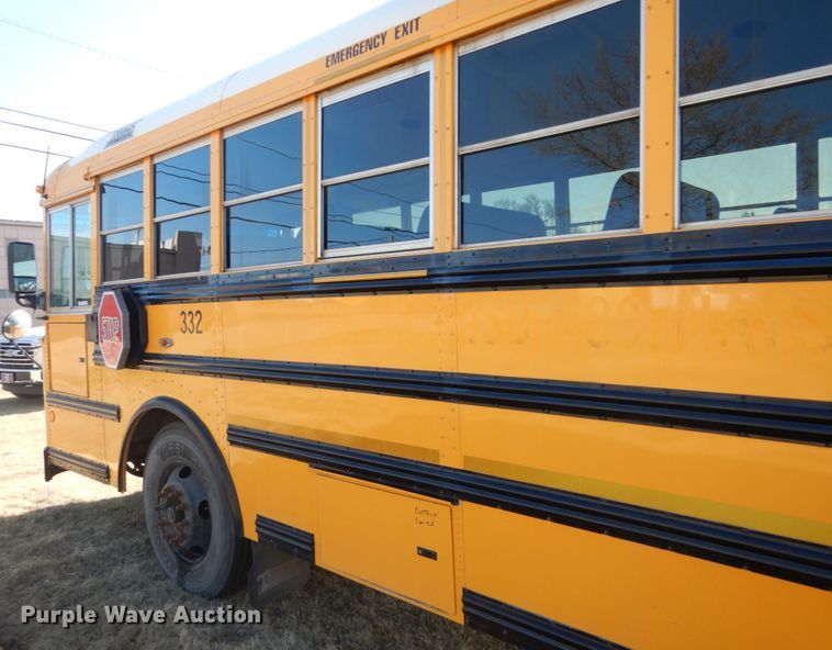 image for item GX9897 2004 Thomas Saf-T-Liner MVP EF school bus