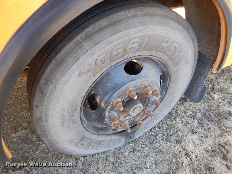 image for item GX9897 2004 Thomas Saf-T-Liner MVP EF school bus