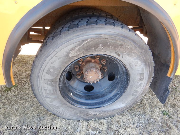 image for item GX9897 2004 Thomas Saf-T-Liner MVP EF school bus