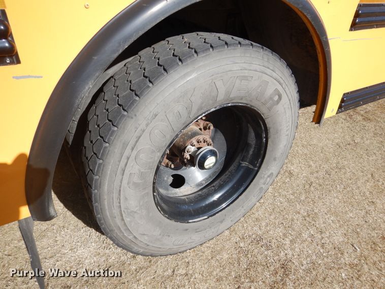 image for item GX9897 2004 Thomas Saf-T-Liner MVP EF school bus